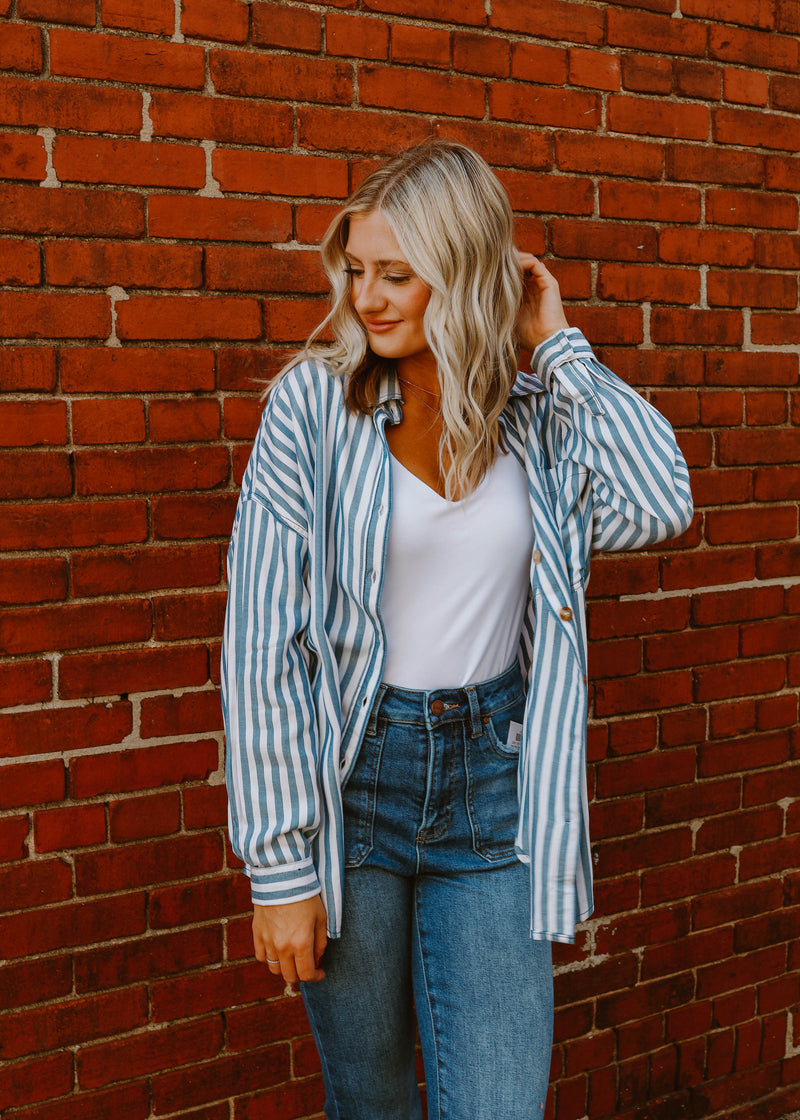 STRIPE COLLARED BUTTON DOWN LONG SLEEVE SHIRT