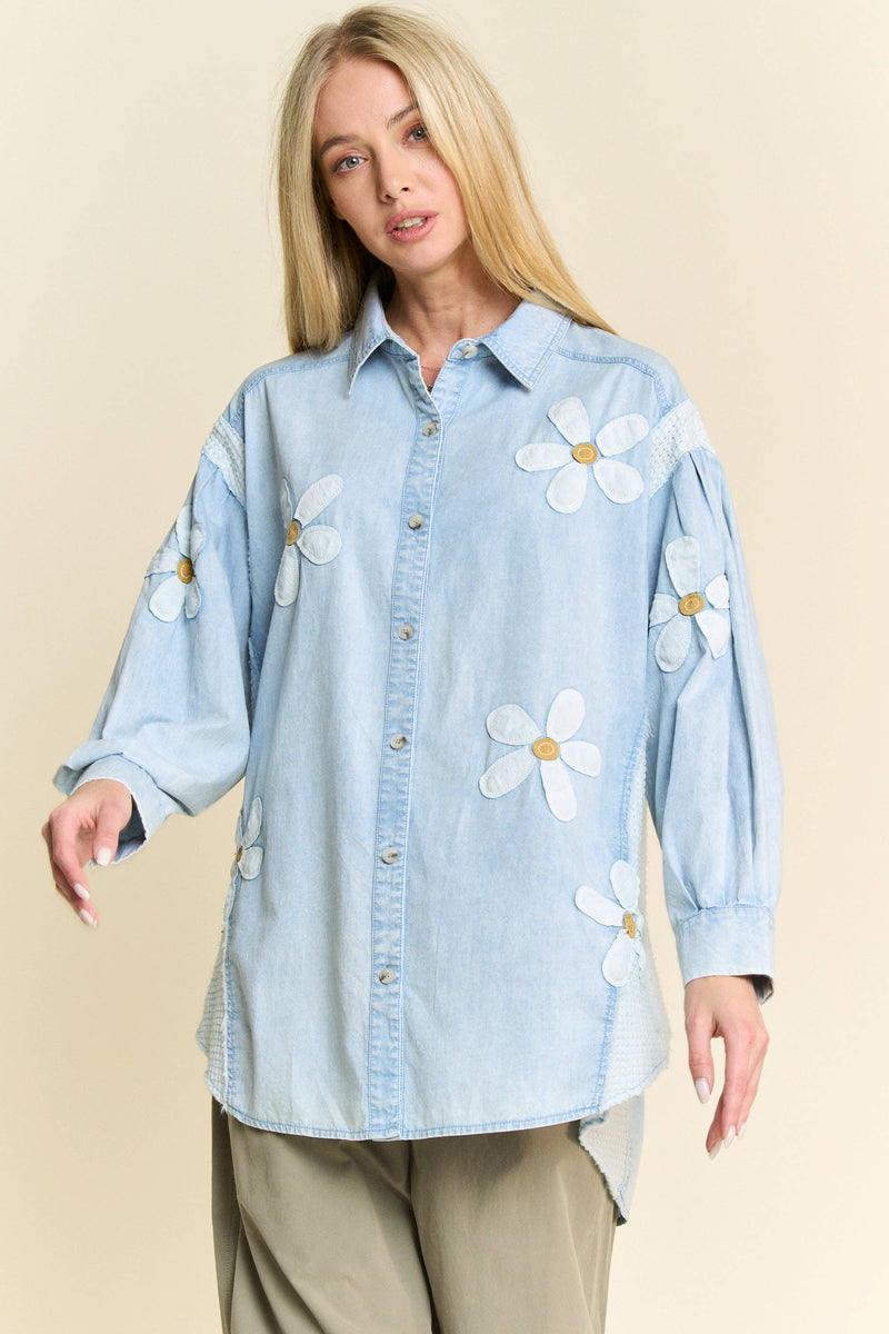 LIGHTWEIGHT WASHED DAISY PATCH WAFFLE KNIT SHIRT