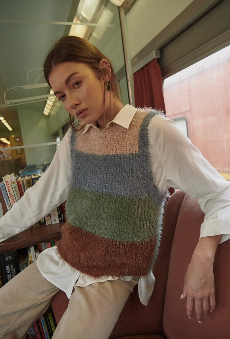 Furry Knit Color Block sweater Vest