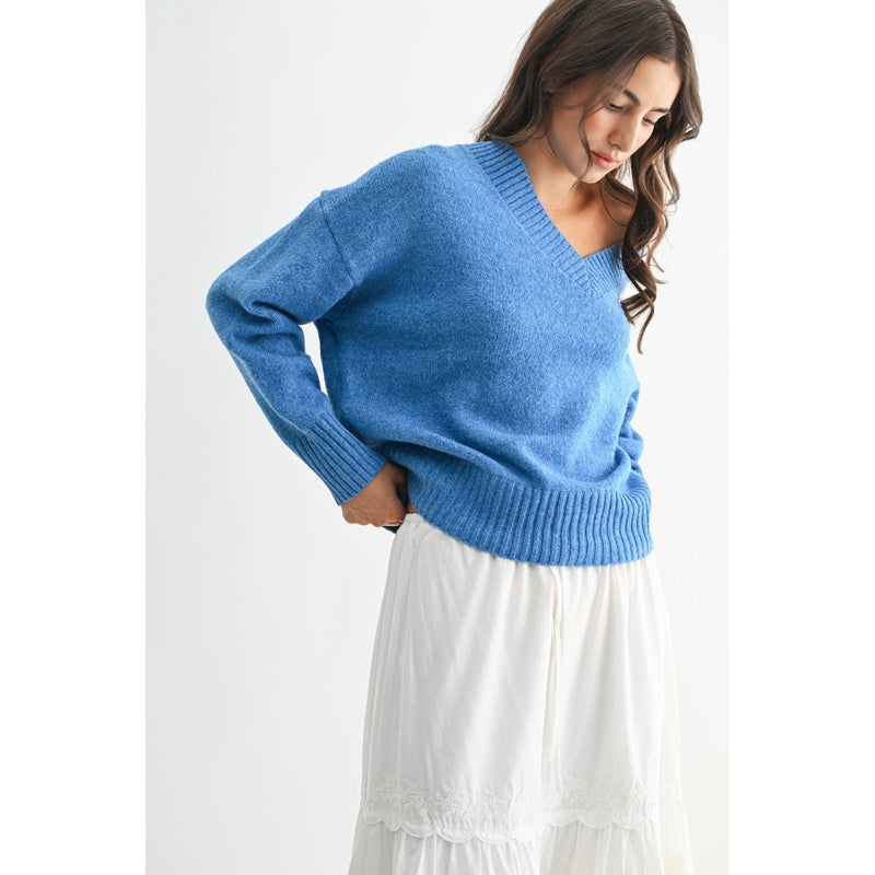 COZY V-NECK BLUE KNIT SWEATER